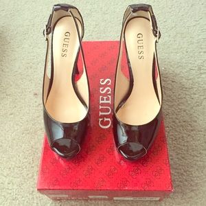 Guess black patent leather peep toe pumps