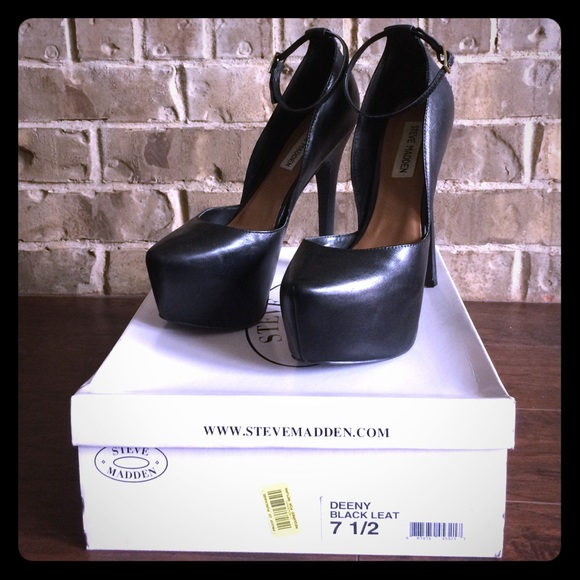 Steve Madden back Pumps