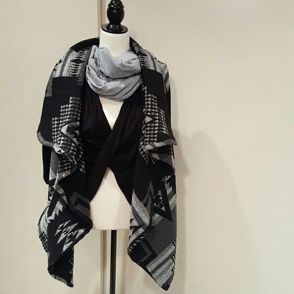 NWT- Tribal Print Wrap- Size Small - Picture 2 of 4