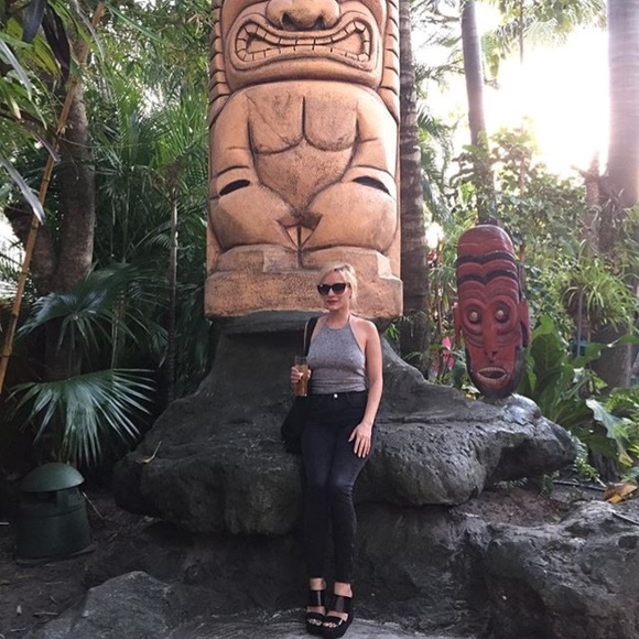 Meet your posher, Jax! - Picture 4 of 4