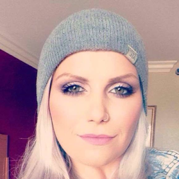 Meet your Posher, Liz - Picture 1 of 1