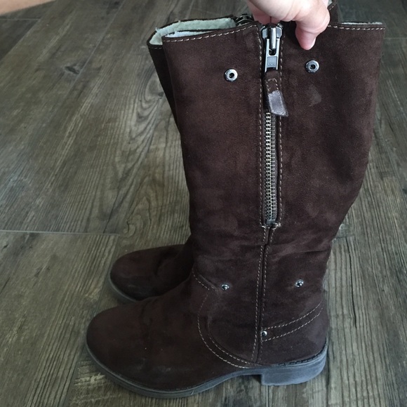 👢 Mossimo Supply Co. Fuzzy Suede Boots 👢 - Picture 2 of 4