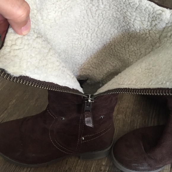 👢 Mossimo Supply Co. Fuzzy Suede Boots 👢 - Picture 3 of 4
