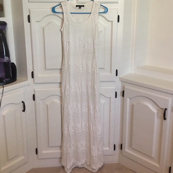 White maxi lace dress