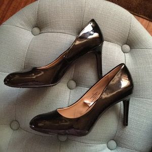 Merona patient leather pumps black