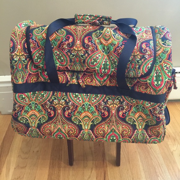 Vera Bradley Like Roller Bag