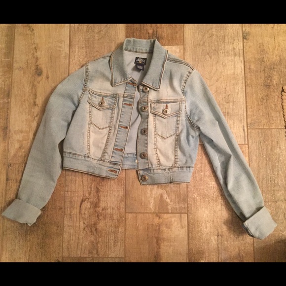 🎉Price Drop🎉 Cropped denim jacket