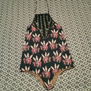 Acacia Teahupo'o One Piece - Heliconia