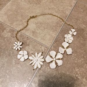 NWOT Anthropologie Flower Necklace
