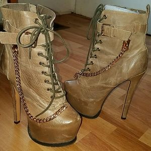 Zigi Girl Distressed leather Skater Booties