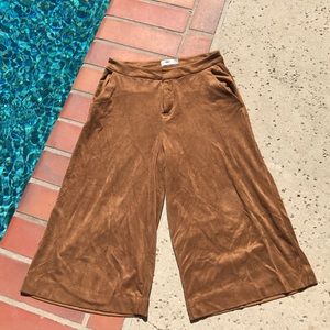 Old Navy Swede Bell Bottom Capris