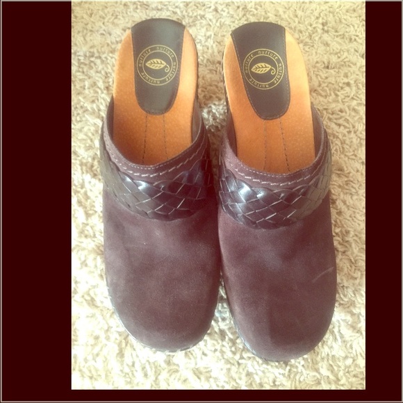 NWOT slip on brown suede shoes size 7 1/2