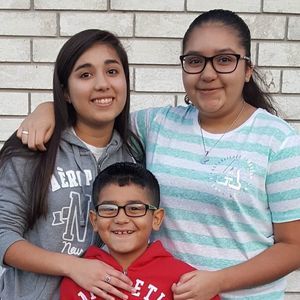 Meet your Posher, Adelina