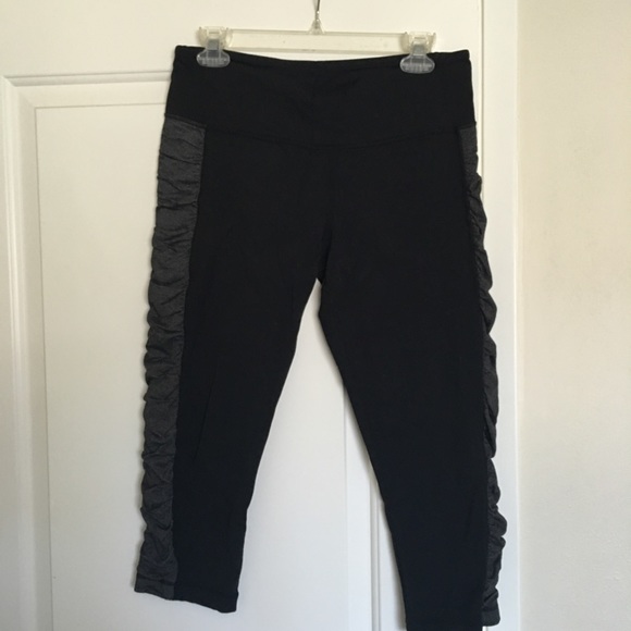 Rare Lululemon Special Edition Wunder Under Crop