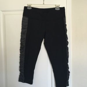 Rare Lululemon Special Edition Wunder Under Crop