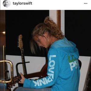 Victoria Secrets Pink Hoodie‼️