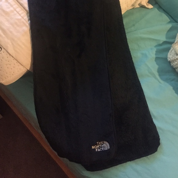 North face scarf