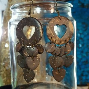 Beachy Coconut-Shell Heart Earrings 🌺