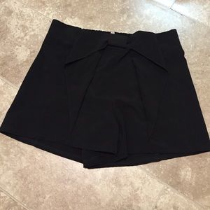 BOGO 🎉 NWOT Black Mezzanine Shorts