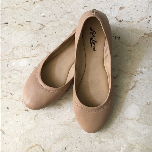 neutral ballet flats