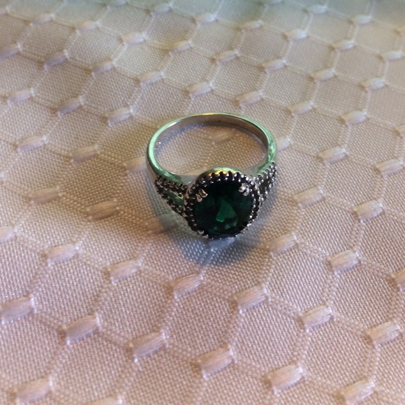 💍 Sterling silver emerald ring size 7 - Picture 2 of 3