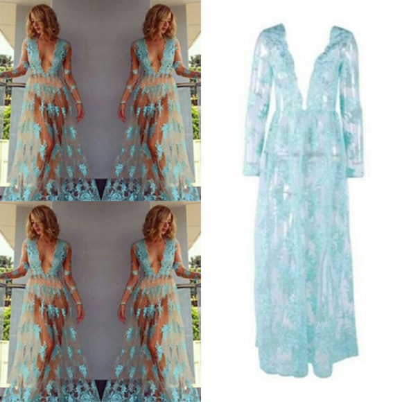 💕LAST ONE! New plunge lace maxi dress - Picture 2 of 4