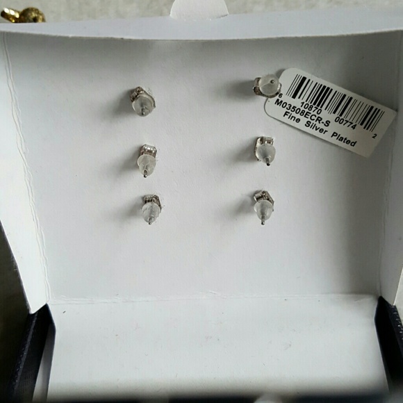 Swarovski Crystals Fine Silver Plated Studs Set - Picture 4 of 9