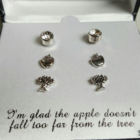 Swarovski Crystals Fine Silver Plated Studs Set - Picture 2 of 9
