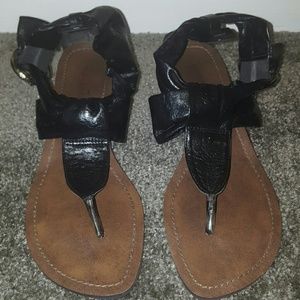 Black thong wedges