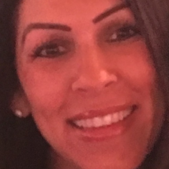 Meet your Posher, Jillian - Picture 2 of 2