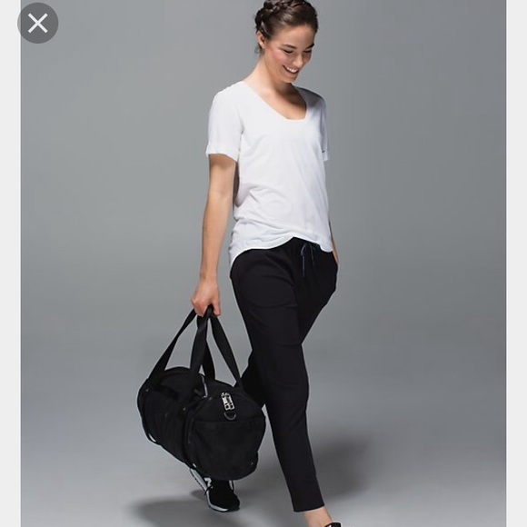 Lululemon Athletica Slouch Crop