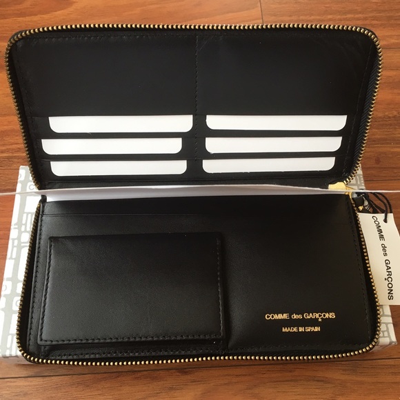 *SOLD*COMME des GARÇONS Polka Dot Embossed Wallet - Picture 2 of 4