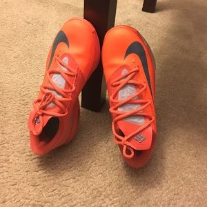 🔥 NIKE KD VI🔥 SIZE 6Y❗️