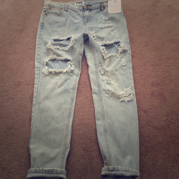 Awesome baggies distressed jeans