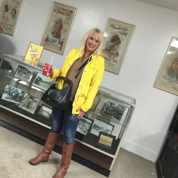 Meet your Posher, Rene - Picture 1 of 1