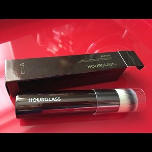 New Hourglass Vanish Foundation Brush
