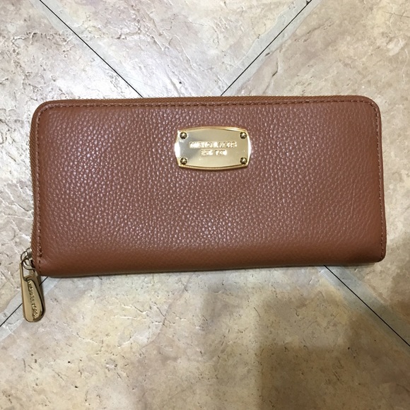 NWT Michael Kors wallet