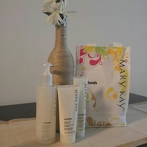 Mary Kay Satinhands Pampering Gift Set