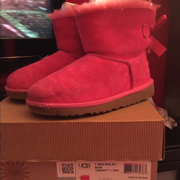 Toddler girl 12C  pink ugg bowtie
