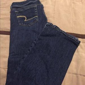 American Eagle Jeans size 6short, slim boot.
