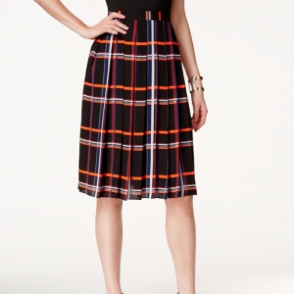 Vince Camuto pleated skirt