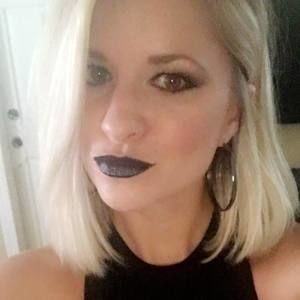 Meet your Posher, Dennisia