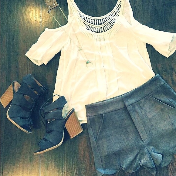 Khaki bootie lace up block heel booties 1 LEFT!!! - Picture 5 of 6