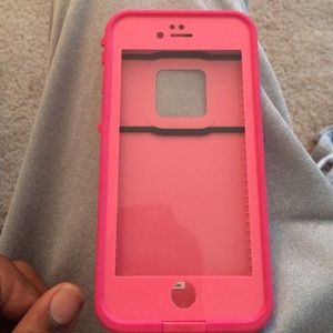 iPhone 6/6s life proof case.