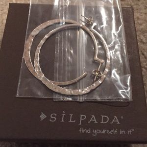 NIB - Silpada hammered sterling silver earrings