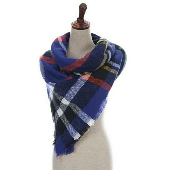 Blue tartan/plaid blanket scarf - Picture 2 of 3