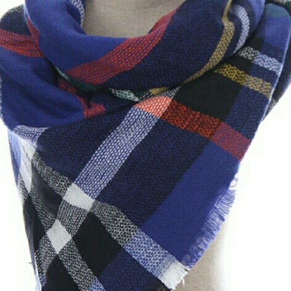 Blue tartan/plaid blanket scarf - Picture 3 of 3