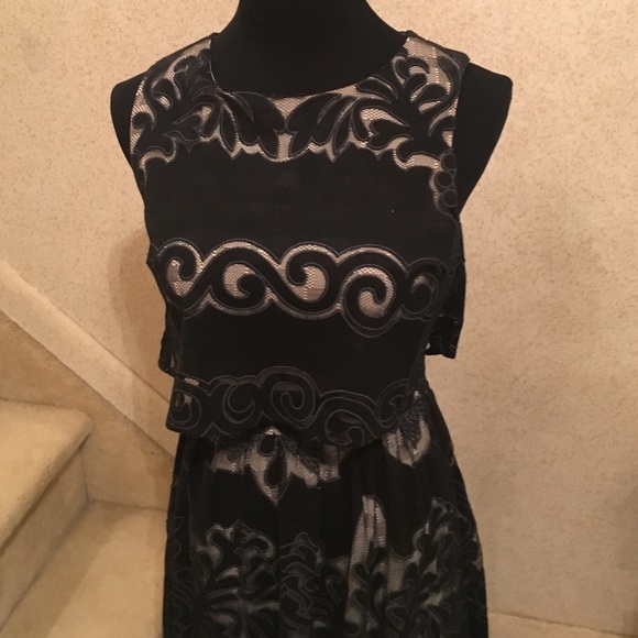 Beautiful Gown! beige and black color!evening gown - Picture 2 of 4