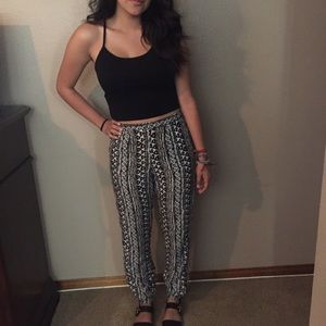 ✨✨ THEE CUTEST PATTERNED PANTS✨