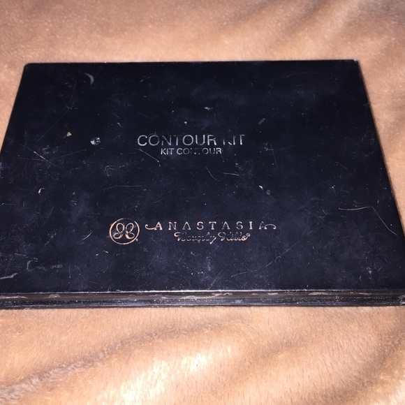 Anastasia Beverly Hills contour kit